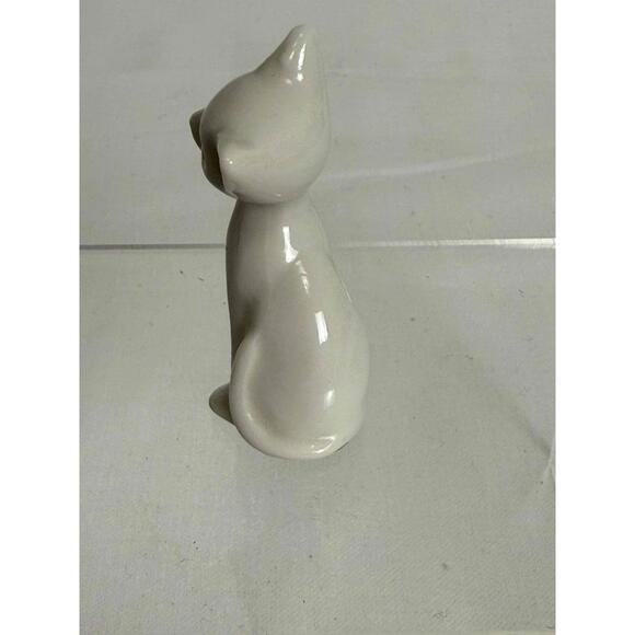 Porcelain White Cat Figurine Collectible Japan Miniature Shadowbox - Picture 5 of 7